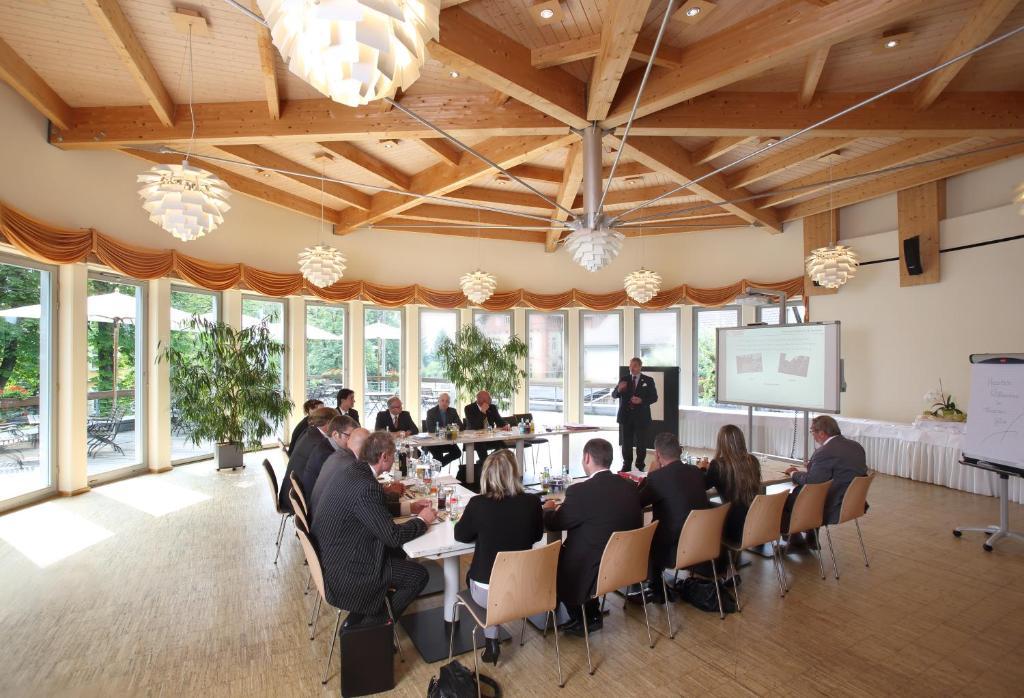 Hotel Forsthaus Gruena Betreiber Gmbh 켐니츠 외부 사진